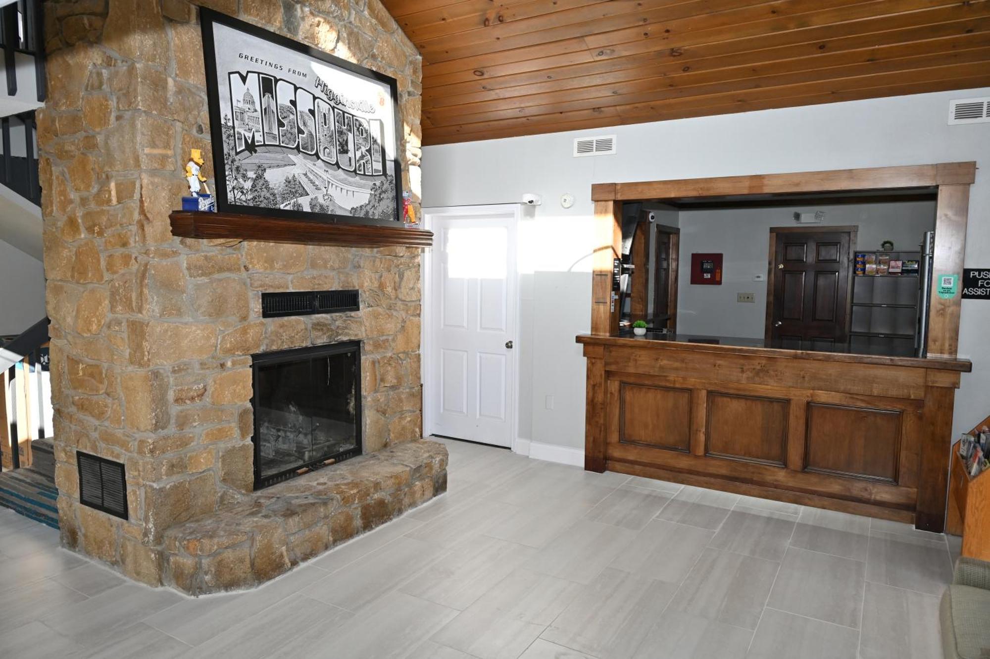 Super 8 By Wyndham Hotel Higginsville